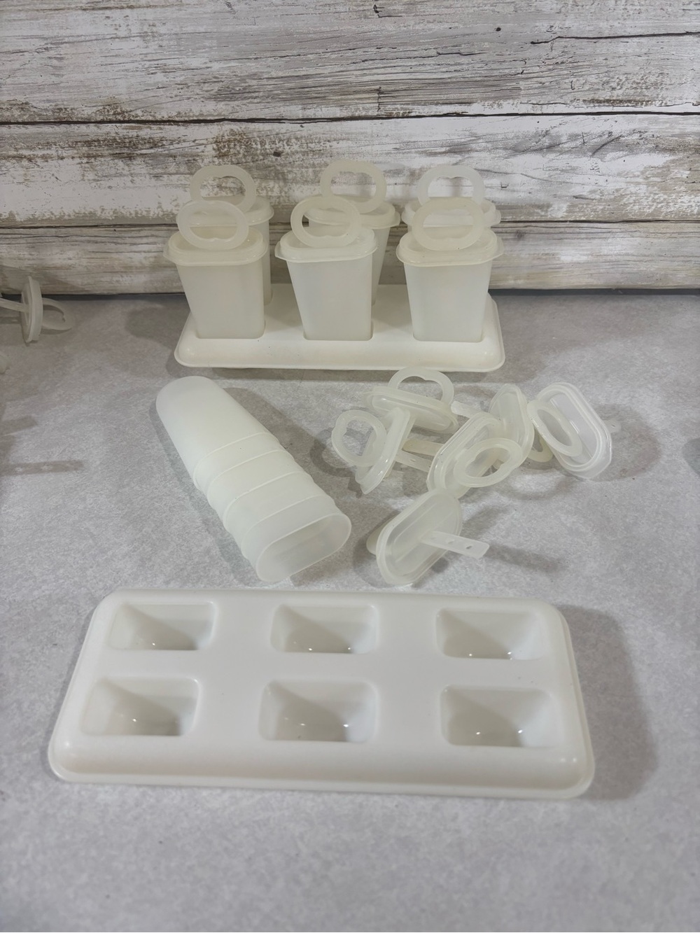 Set of 12 (2 sets of 6) vintage Tupperware popsicle makers